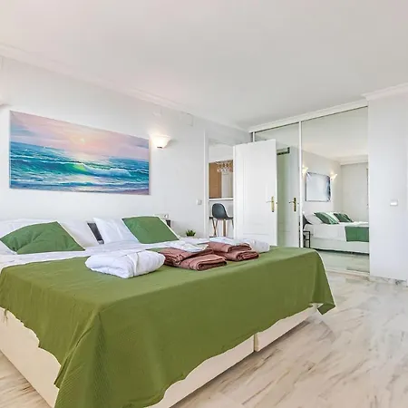 Stunning Sea And Mountains Views Close To The ! Lejlighed *