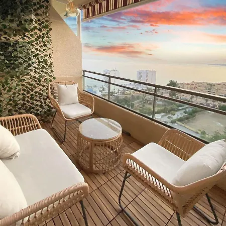 Stunning Sea And Mountains Views Close To The ! Lejlighed Benalmádena